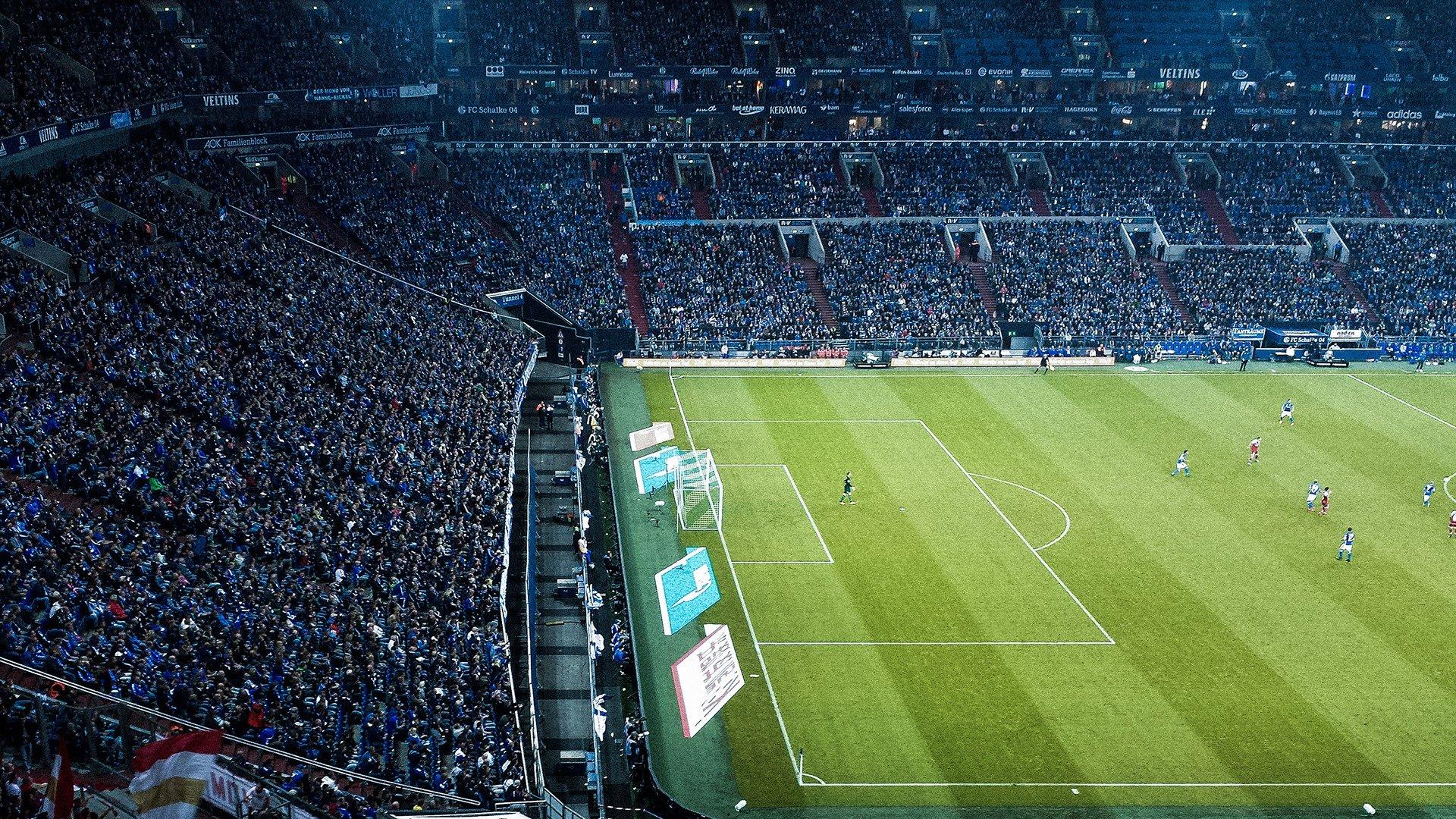 欧冠新纪元青春风暴，17岁神童登顶连续破门最年轻榜，姆巴佩身后见证历史更迭