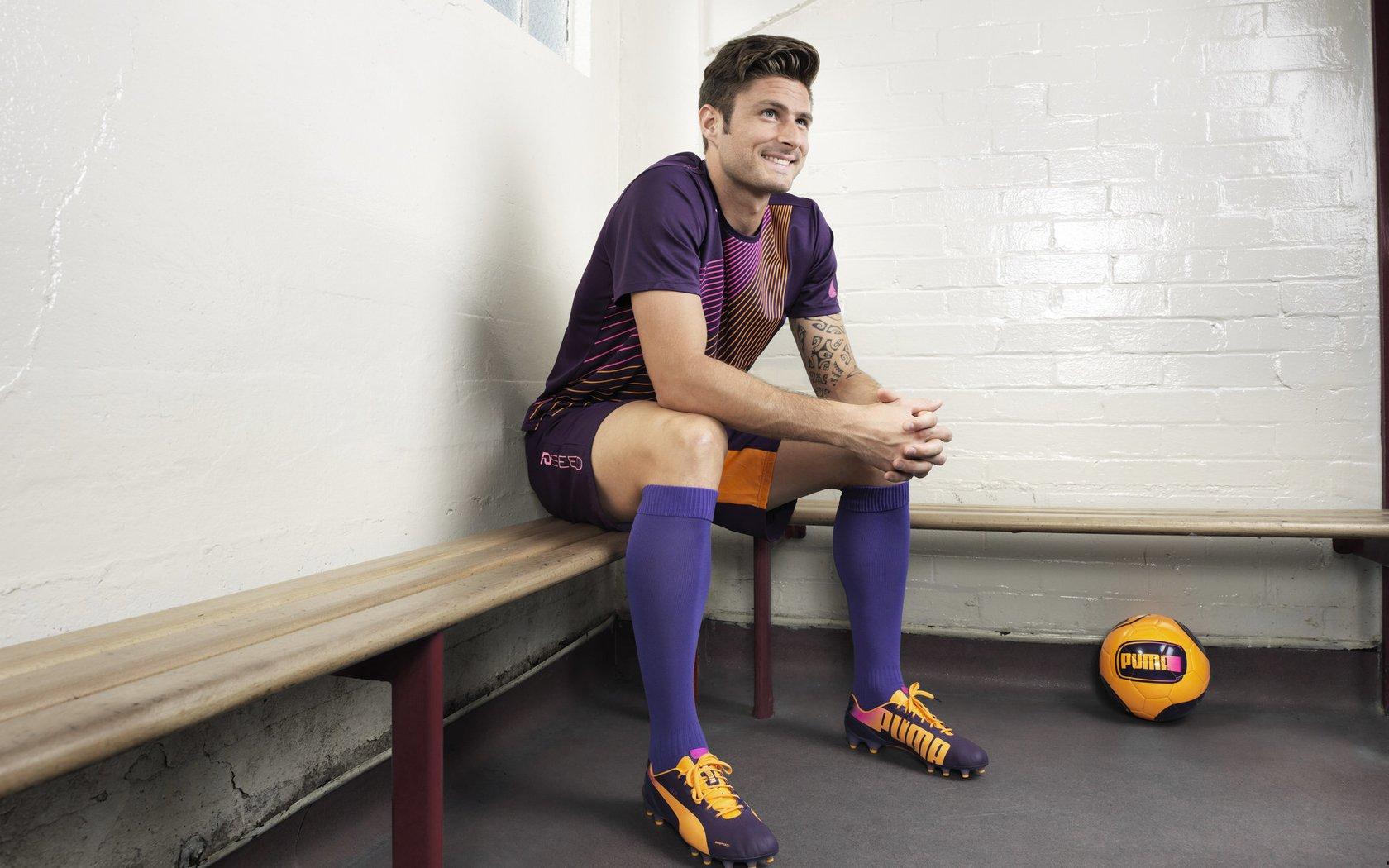 贝蒂斯官方幽默喊话阿森纳，今日任务先官宣安东尼，再谈阿森纳