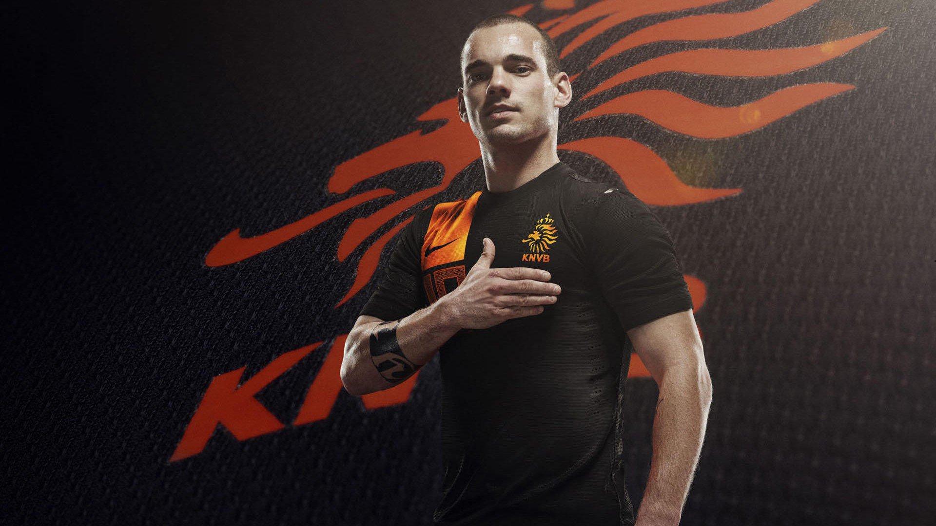 因卡皮耶挥别勒沃库森，四年全心倾注，今朝满载感恩启新程